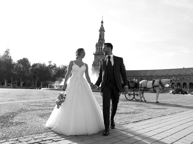 La boda de María y Daniel en Santiponce, Sevilla 30