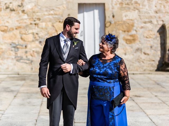 La boda de Jesús y Cayetana en Vilagarcía de Arousa, Pontevedra 32