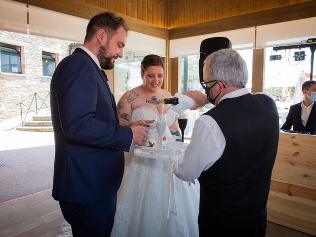 La boda de Mateo y Rebeca en Bergondo, A Coruña 32