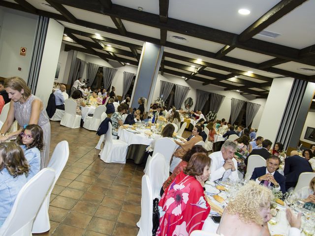 La boda de Cristina y Tomas en Fuenlabrada, Madrid 23