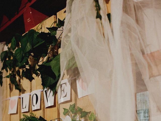 La boda de Jorge y Alba en Villanueva De San Carlos, Ciudad Real 88