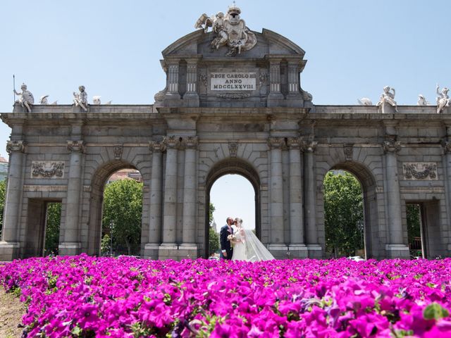 La boda de Domiciano y Cristina en Miraflores De La Sierra, Madrid 13