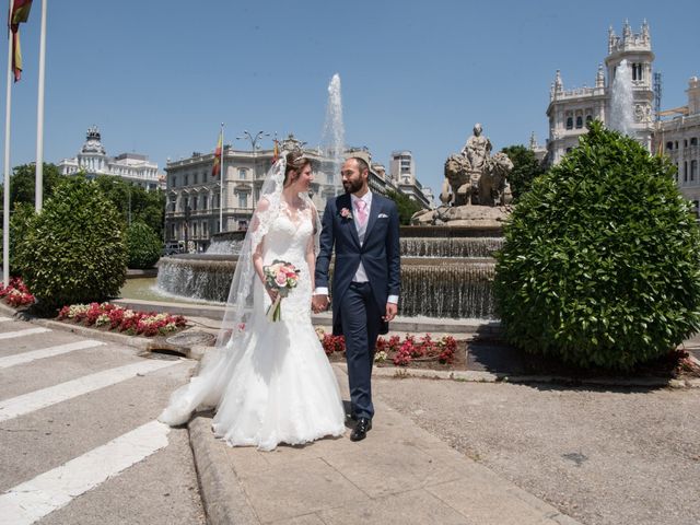 La boda de Domiciano y Cristina en Miraflores De La Sierra, Madrid 16