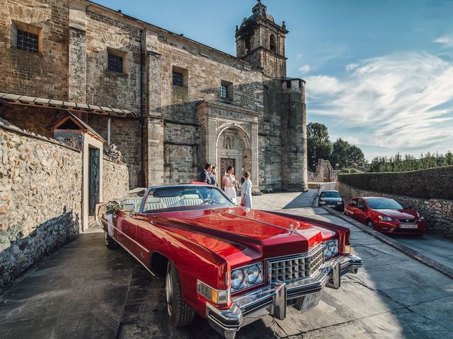 La boda de Fernando y Carla en Canedo, León 48