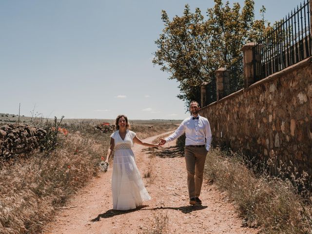 La boda de Víctor y María en Berlanga De Duero, Soria 111