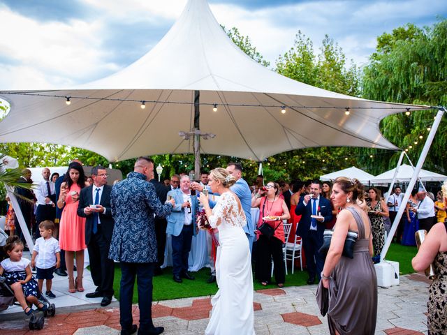 La boda de Claudia y Alejo en El Bruc, Barcelona 33