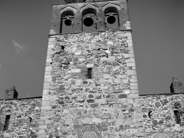 La boda de Nacho y Esmeralda en Villafranca De Los Barros, Badajoz 33