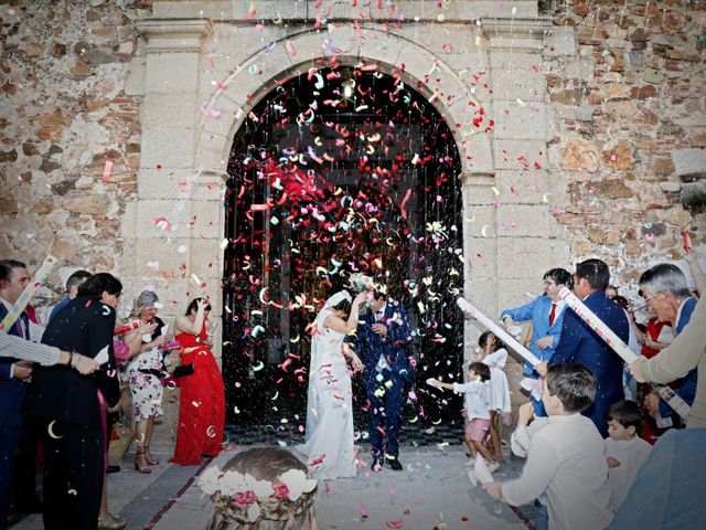 La boda de Nacho y Esmeralda en Villafranca De Los Barros, Badajoz 48