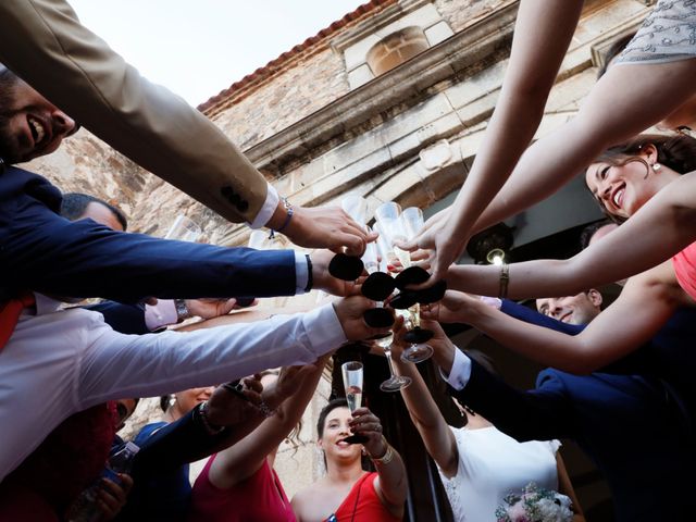 La boda de Nacho y Esmeralda en Villafranca De Los Barros, Badajoz 53