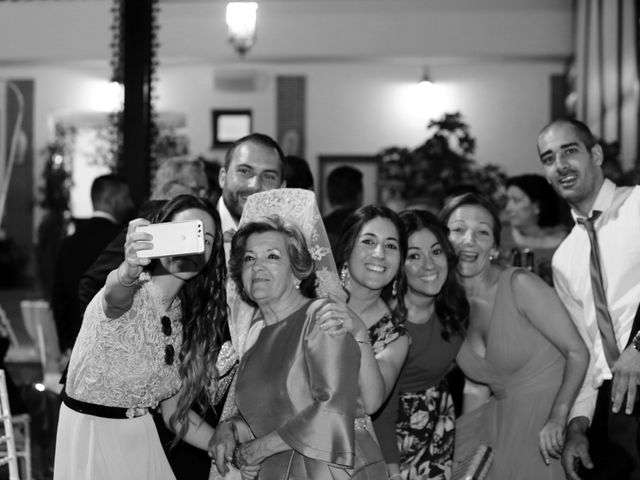 La boda de Nacho y Esmeralda en Villafranca De Los Barros, Badajoz 71