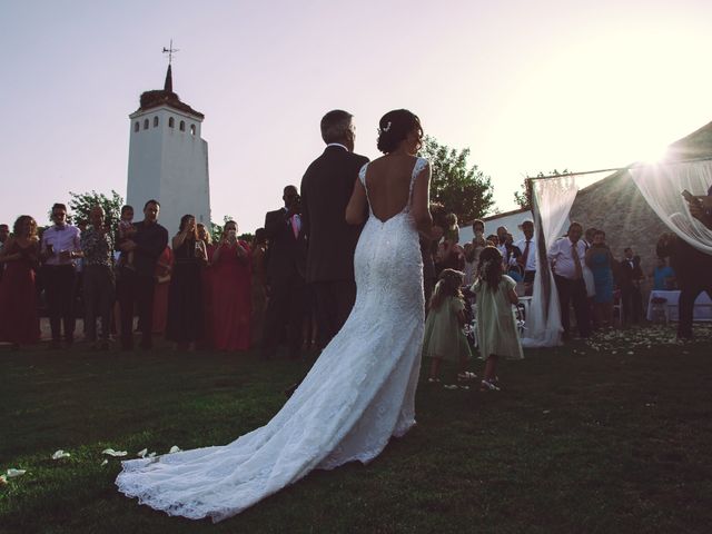 La boda de David y Isabel en Valdemorillo, Madrid 1