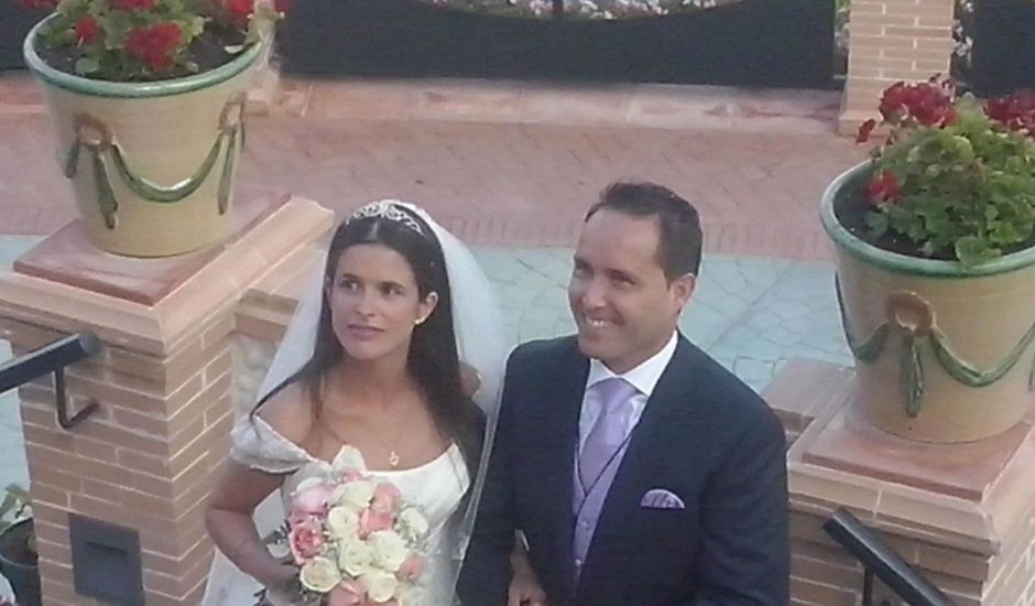 La boda de Carlos y Guadalupe en Torremolinos, Málaga