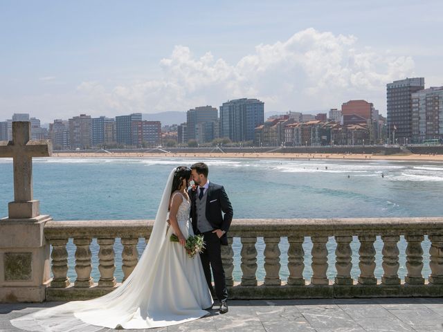 La boda de Lorena y Diego en Gijón, Asturias 20