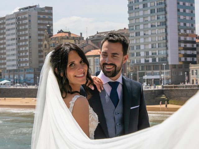 La boda de Lorena y Diego en Gijón, Asturias 21