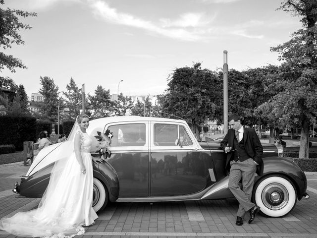 La boda de Guillermo y María en León, León 14