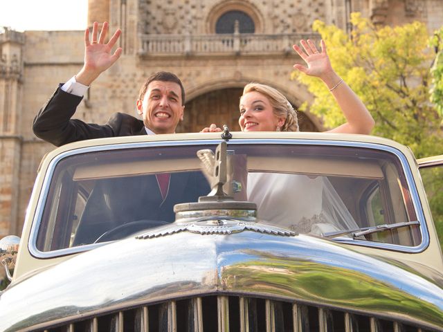 La boda de Guillermo y María en León, León 19