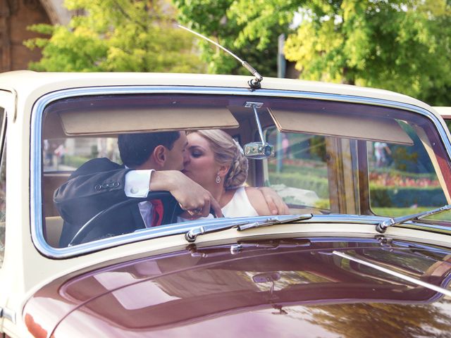 La boda de Guillermo y María en León, León 21