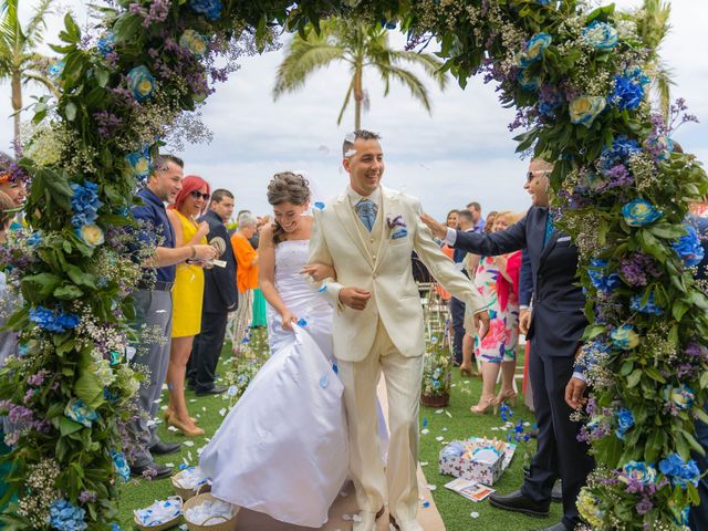 La boda de Airam y Luz Gema en La Orotava, Santa Cruz de Tenerife 18