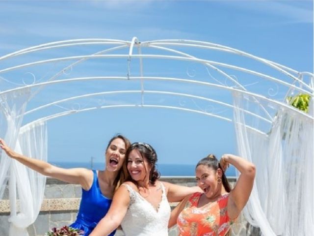 La boda de Eloy y Desi en Santa Cruz De Tenerife, Santa Cruz de Tenerife 15