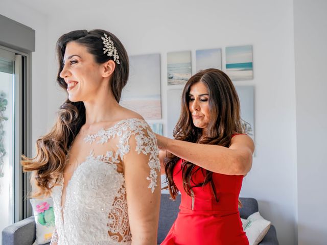 La boda de Elisabeth y Pablo en Torre Del Mar, Málaga 22