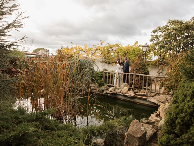 La boda de Alvaro y Zaira en El Vellon, Madrid 16