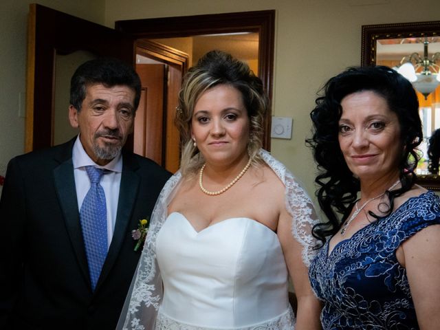 La boda de Santiago y Cristina en Brunete, Madrid 43