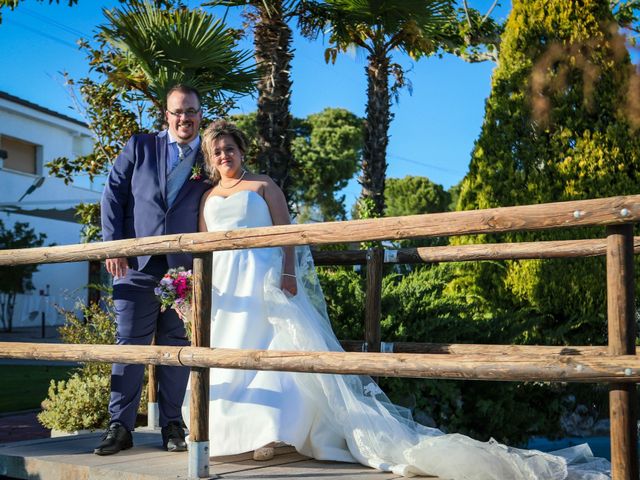 La boda de Santiago y Cristina en Brunete, Madrid 81