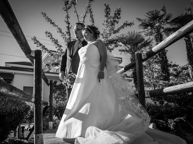 La boda de Santiago y Cristina en Brunete, Madrid 82