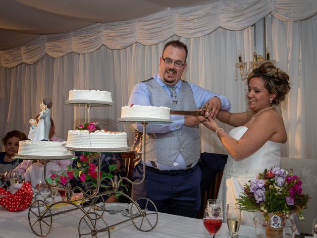 La boda de Santiago y Cristina en Brunete, Madrid 98