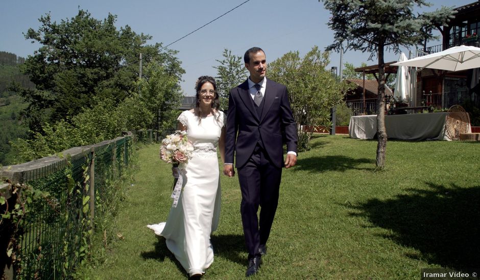La boda de Alvaro y Ainhoa en Zeanuri, Vizcaya