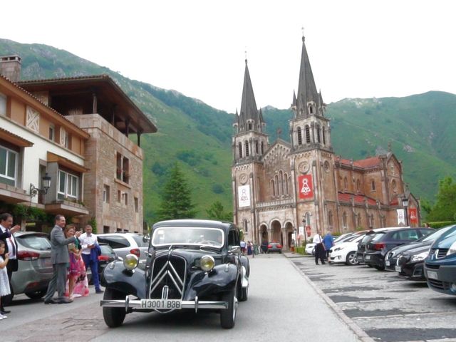 La boda de José y Lourdes en Cangas De Onis, Asturias 22