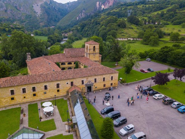 La boda de José y Lourdes en Cangas De Onis, Asturias 30