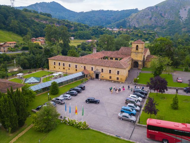 La boda de José y Lourdes en Cangas De Onis, Asturias 31