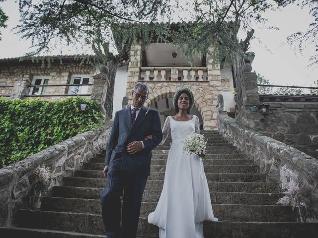 La boda de Alejandro y Joyti en Rascafria, Madrid 22