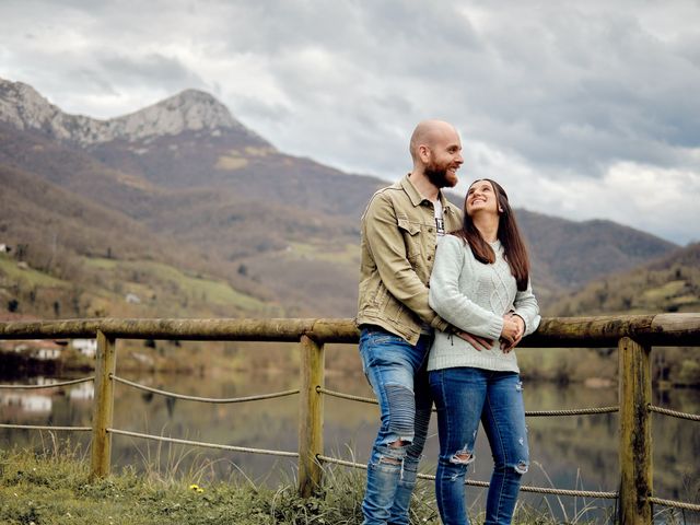 La boda de Lucia y Fernando en Oviedo, Asturias 21