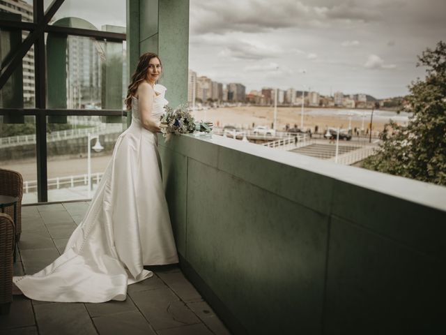 La boda de Ana y Ismael en Gijón, Asturias 11