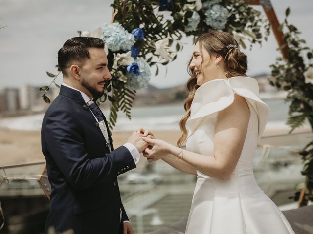 La boda de Ana y Ismael en Gijón, Asturias 16