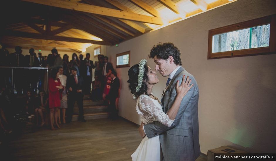 La boda de Alejandro y Joyti en Rascafria, Madrid