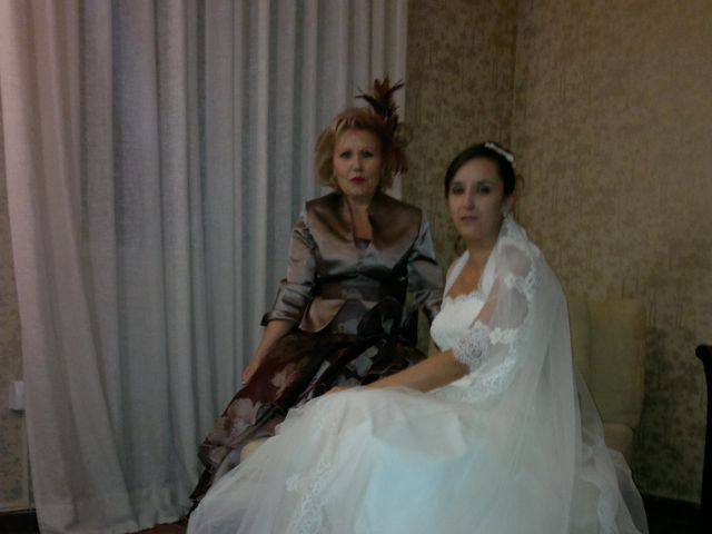 La boda de Maria y Jesus en Parla, Madrid 10