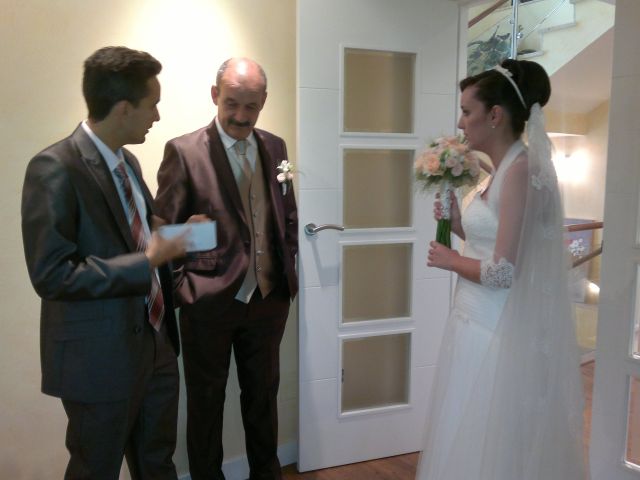 La boda de Maria y Jesus en Parla, Madrid 16