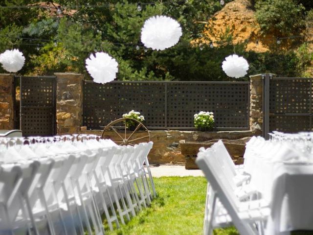 La boda de Toni y Lulu en La Nava De Jadraque, Guadalajara 20