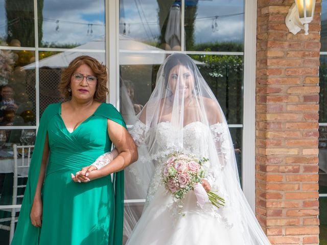 La boda de Diego y Wendy en Lardero, La Rioja 15