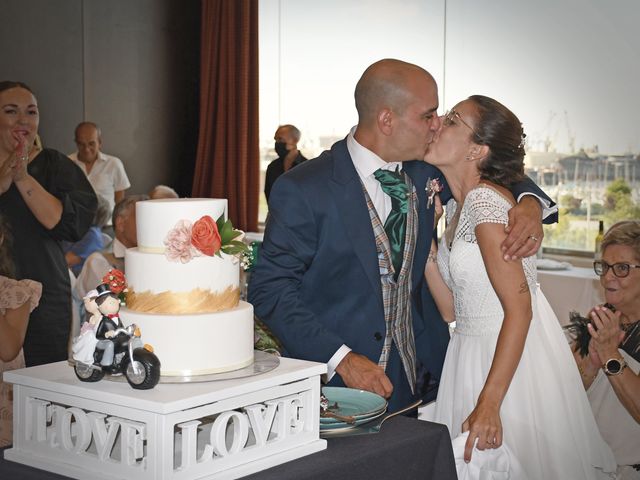 La boda de Janire y Patxi en Santurtzi, Vizcaya 21