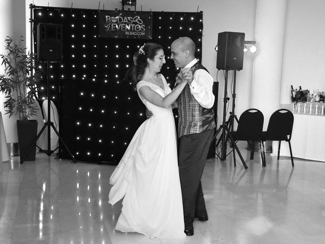 La boda de Janire y Patxi en Santurtzi, Vizcaya 22