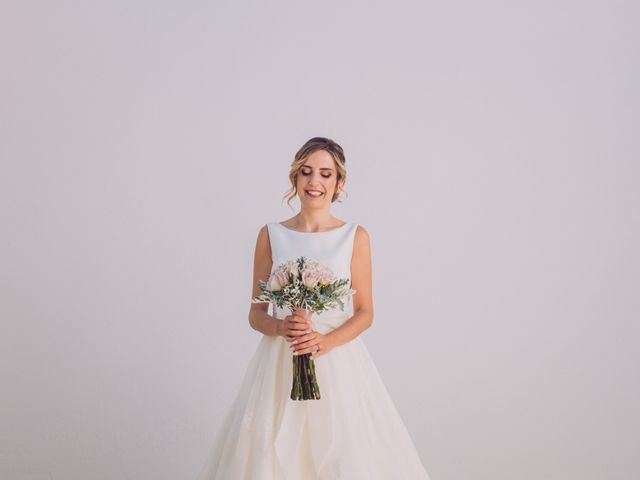 La boda de Paco y Beatriz en Casas De Los Pinos, Cuenca 22