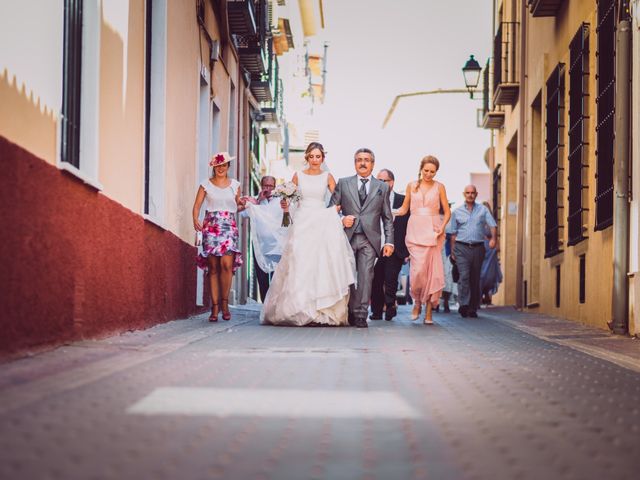 La boda de Paco y Beatriz en Casas De Los Pinos, Cuenca 26