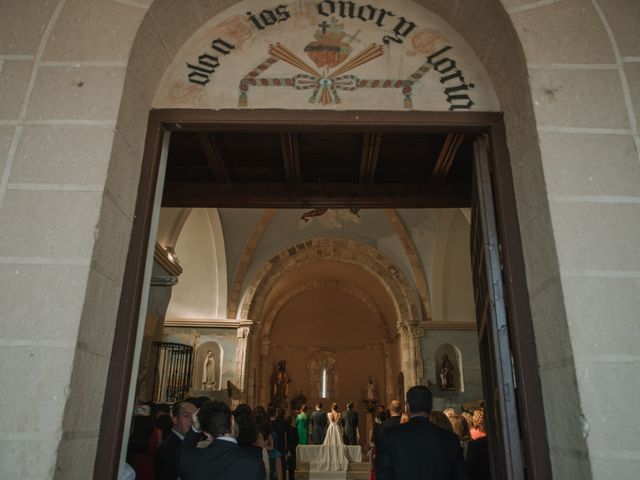 La boda de Carlos y Laura en Sotos De Sepulveda, Segovia 24