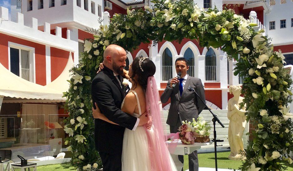 La boda de Eliot y Jessica en Arenas, Málaga