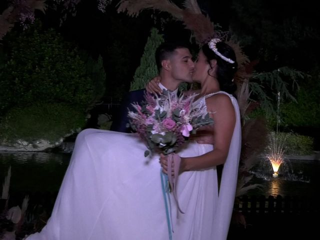 La boda de Adrian y Cristina en León, León 1