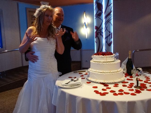 La boda de Robert y Yoli en Benidorm, Alicante 4